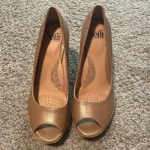 Sofft neutral cork wedges size 9